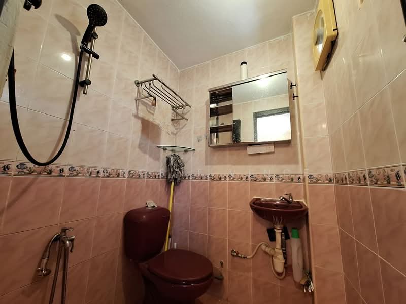 2-storey Terraced House for Rent in Taman Putra (Ampang) - Vincent Vince - Bathroom - PropertyGuru.com.my