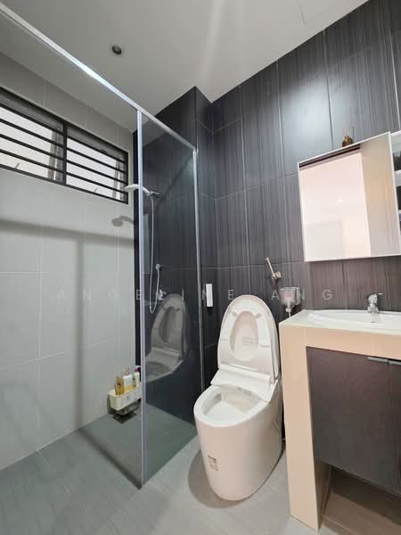 Rumah Banglo untuk Disewa di Subang Heights (Subang Jaya) - ANGELINE ANG - Bathroom - PropertyGuru.com.my