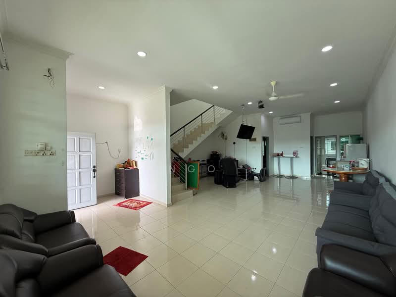 Rumah Teres 2 Tingkat untuk Dijual di Taman Damai (Batu Pahat) - NGO - Living Room - PropertyGuru.com.my