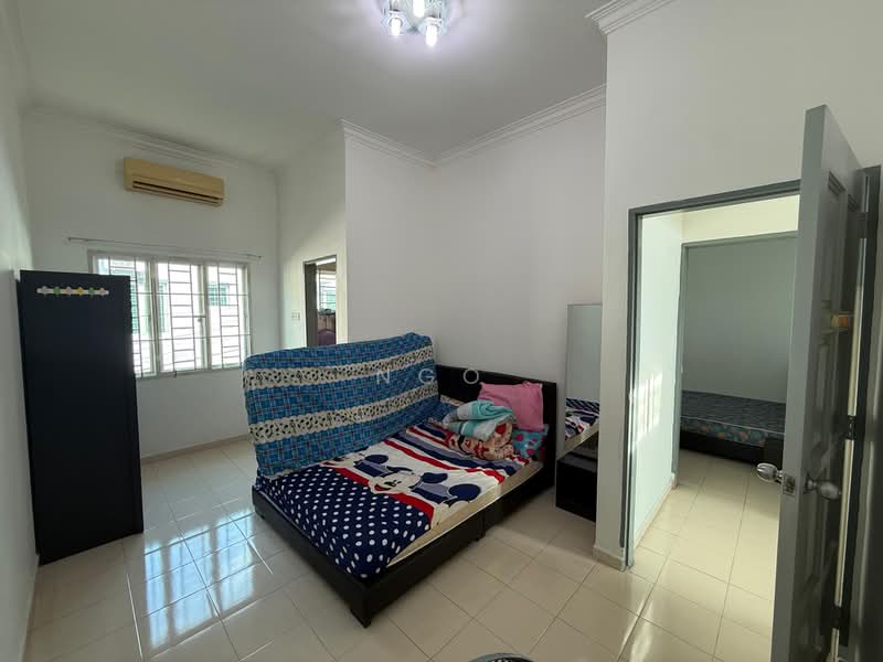 Rumah Teres 2 Tingkat untuk Dijual di Taman Damai (Batu Pahat) - NGO - Bedroom - PropertyGuru.com.my