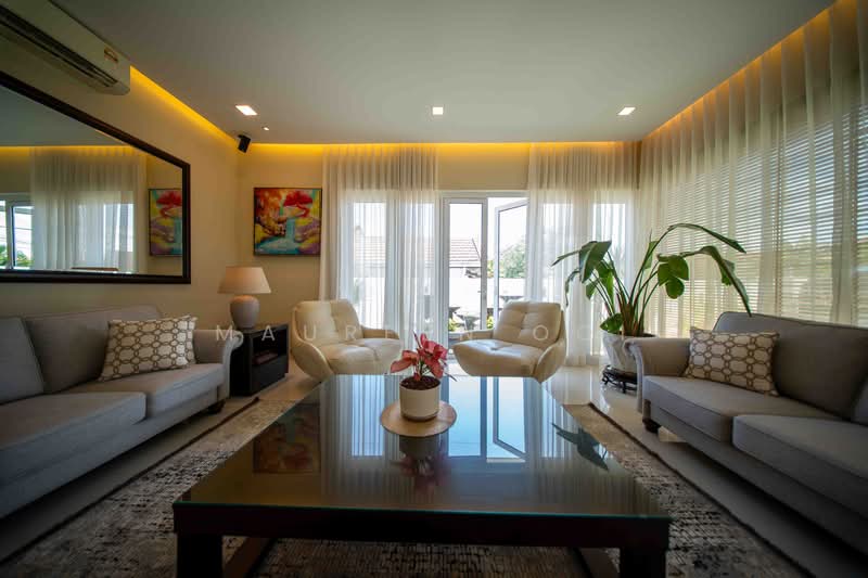Rumah Banglo untuk Dijual di Bukit Gasing (Petaling Jaya) - Maureen Ooi - Living Room - PropertyGuru.com.my