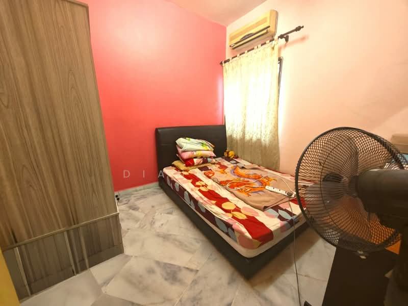 Rumah Teres 1.5 Tingkat untuk Disewa di Bandar Bukit Raja (Klang) - Diana See - Bedroom - PropertyGuru.com.my