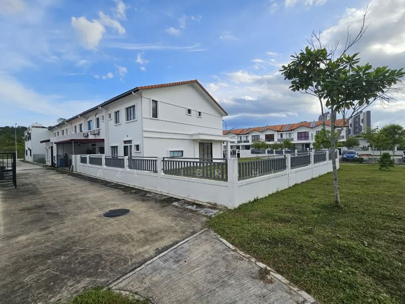 2-storey Terraced House for Sale in Alam Sari (Bangi) - Azli Ibrahim - Exterior - PropertyGuru.com.my