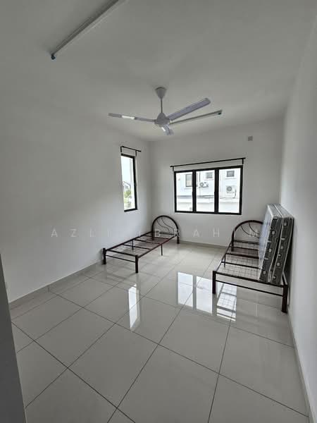 2-storey Terraced House for Sale in Alam Sari (Bangi) - Azli Ibrahim - Bedroom - PropertyGuru.com.my