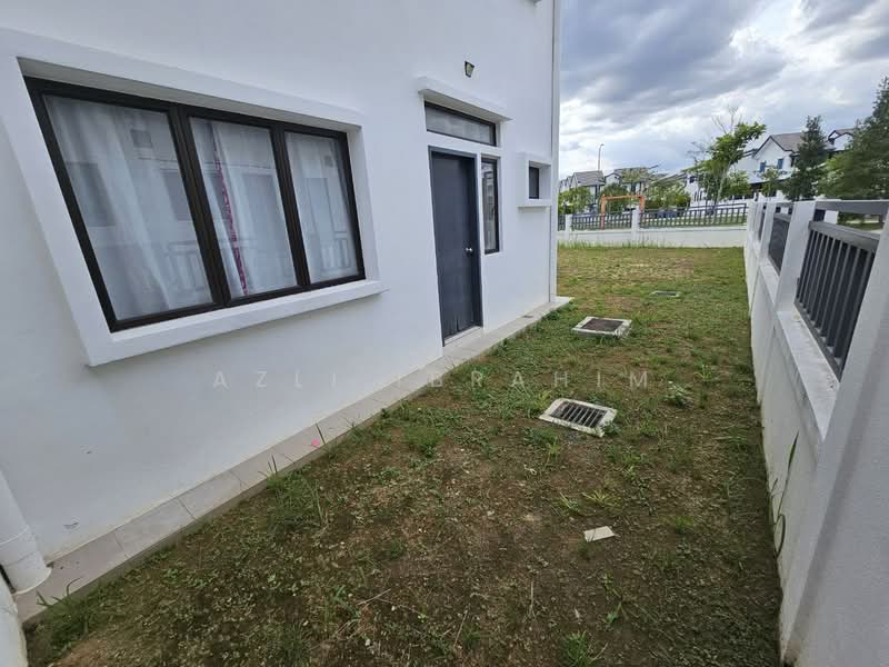 2-storey Terraced House for Sale in Alam Sari (Bangi) - Azli Ibrahim - Exterior - PropertyGuru.com.my