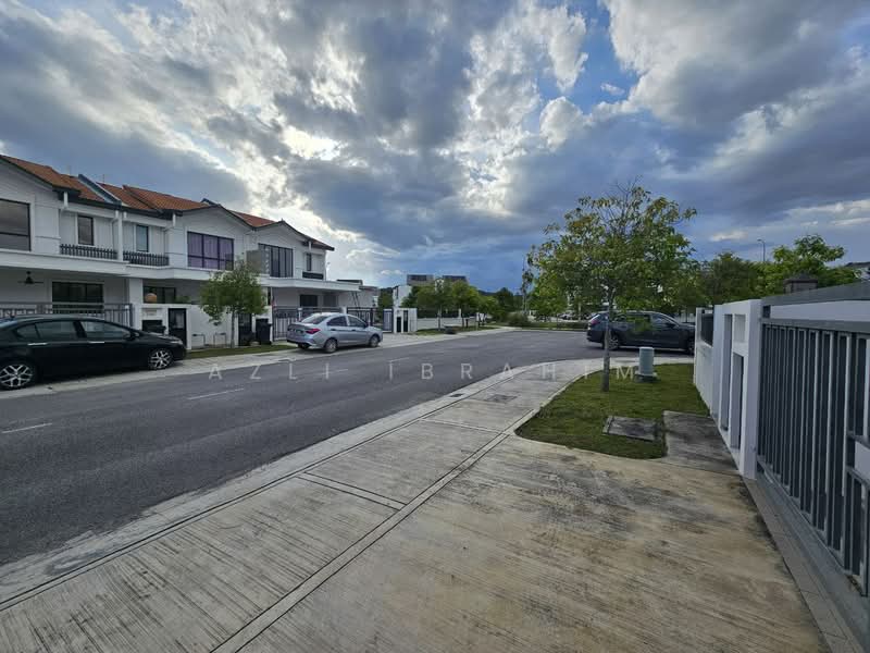 2-storey Terraced House for Sale in Alam Sari (Bangi) - Azli Ibrahim - Exterior - PropertyGuru.com.my