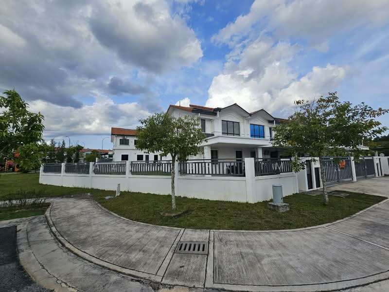 2-storey Terraced House for Sale in Alam Sari (Bangi) - Azli Ibrahim - Exterior - PropertyGuru.com.my