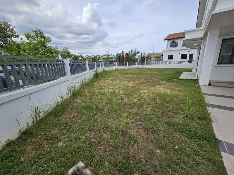 2-storey Terraced House for Sale in Alam Sari (Bangi) - Azli Ibrahim - Exterior - PropertyGuru.com.my