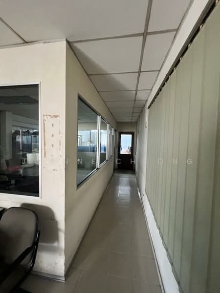 Semi-D Factory for Rent in Balakong (Selangor) - Joanne Cheong - Corridor - PropertyGuru.com.my
