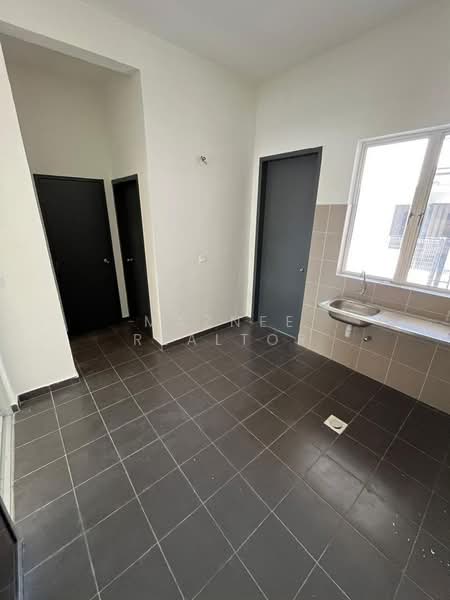 Rumah Teres 1 Tingkat untuk Dijual di Sepang (Selangor) - Maznee Realtor - Kitchen - PropertyGuru.com.my