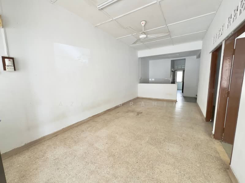 1-storey Terraced House for Sale in Taman Orkid (Cheras) - Azli Ibrahim - Interior - PropertyGuru.com.my