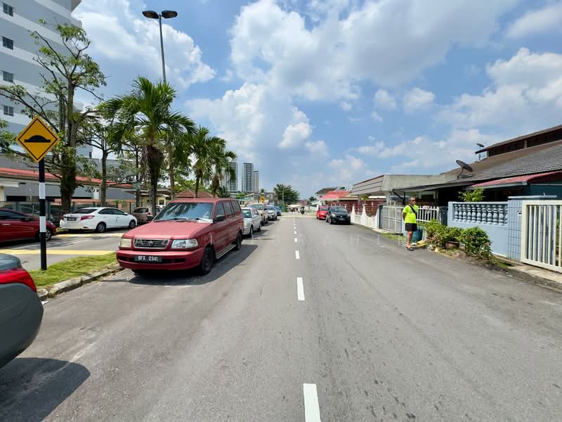 1-storey Terraced House for Sale in Taman Orkid (Cheras) - Azli Ibrahim - Exterior - PropertyGuru.com.my