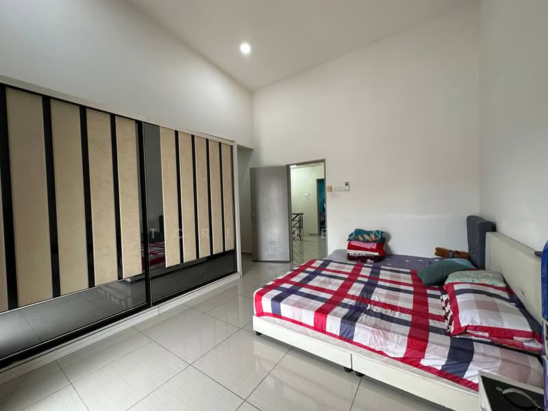 2-storey Terraced House for Sale in Ulu Tiram (Johor) - Tori Cheon - Bedroom - PropertyGuru.com.my