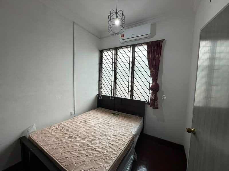 Rumah Teres 2 Tingkat untuk Disewa di Taman Daya (Johor Bahru) - Wallace Ang - Bedroom - PropertyGuru.com.my