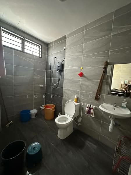 2-storey Terraced House for Sale in Ulu Tiram (Johor) - Tori Cheon - Bathroom - PropertyGuru.com.my