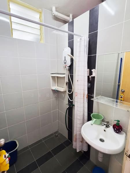 Pangsapuri untuk Disewa di Idaman Selasih - Jerry Tan - Bathroom - PropertyGuru.com.my