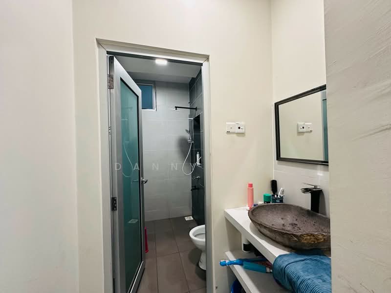 Kondominium untuk Dijual di The Seed Taman Sutera Utama - Danny Yap - Bathroom - PropertyGuru.com.my