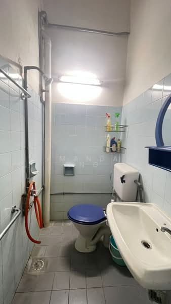 1-storey Terraced House for Sale in Bandar Sri Damansara (Selangor) - Amanda Ong - Bathroom - PropertyGuru.com.my