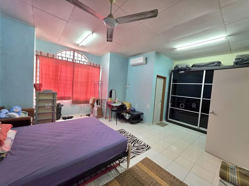 Rumah Teres 2 Tingkat untuk Dijual di Taman Pelangi Semenyih (Semenyih) - Maznee Realtor - Bedroom - PropertyGuru.com.my