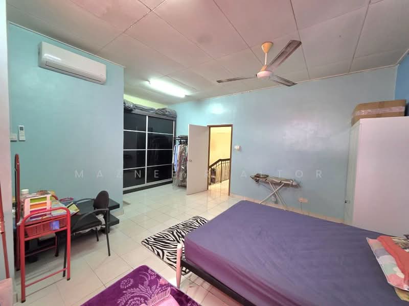 Rumah Teres 2 Tingkat untuk Dijual di Taman Pelangi Semenyih (Semenyih) - Maznee Realtor - Bedroom - PropertyGuru.com.my