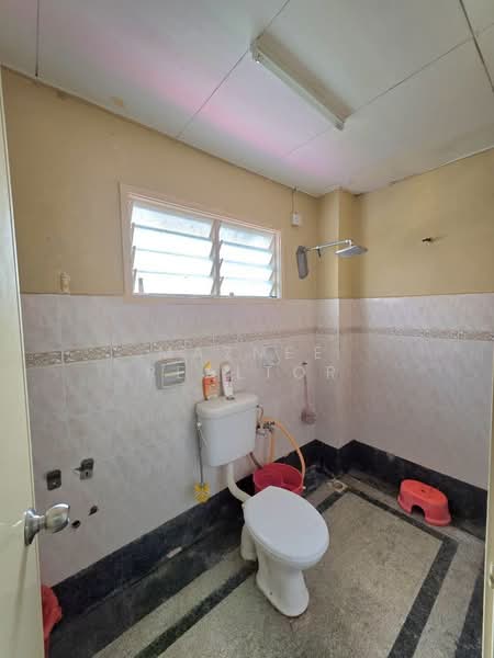 Rumah Teres 2 Tingkat untuk Dijual di Taman Pelangi Semenyih (Semenyih) - Maznee Realtor - Bathroom - PropertyGuru.com.my