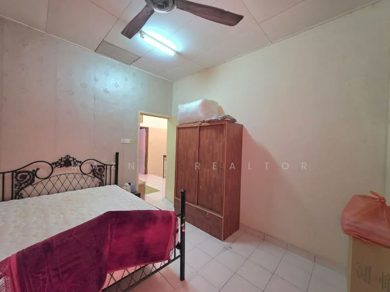 Rumah Teres 2 Tingkat untuk Dijual di Taman Pelangi Semenyih (Semenyih) - Maznee Realtor - Bedroom - PropertyGuru.com.my
