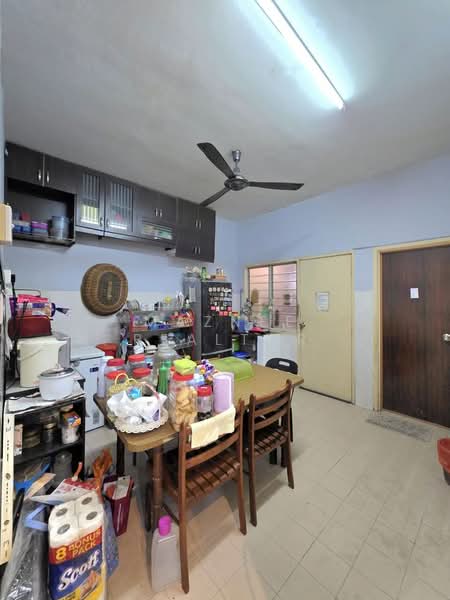 Rumah Teres 2 Tingkat untuk Dijual di Taman Pelangi Semenyih (Semenyih) - Maznee Realtor - Kitchen - PropertyGuru.com.my