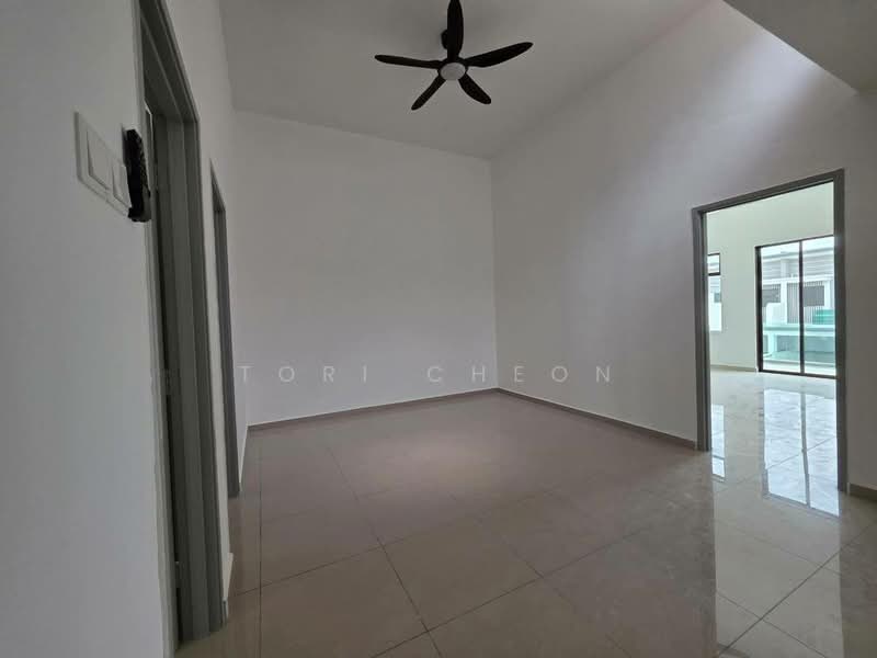 2-storey Terraced House for Rent in Taman Bestari Indah (Ulu Tiram) - Tori Cheon - Interior - PropertyGuru.com.my