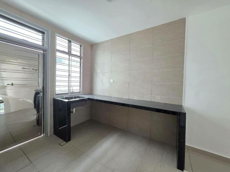 2-storey Terraced House for Rent in Taman Bestari Indah (Ulu Tiram) - Tori Cheon - Kitchen - PropertyGuru.com.my