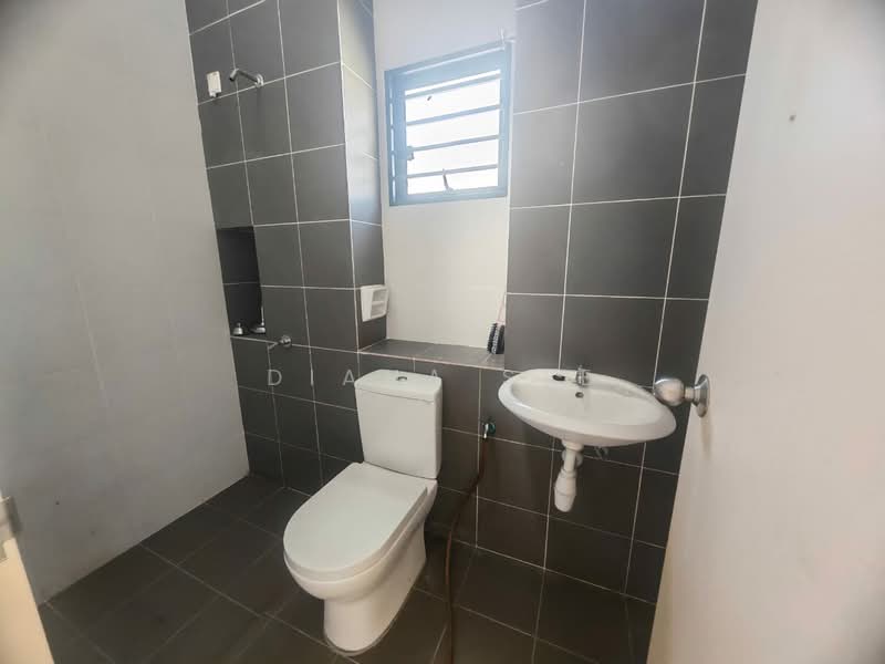 2-storey Terraced House for Rent in Setia Alam (Selangor) - Diana See - Bathroom - PropertyGuru.com.my