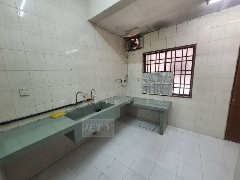 2-storey Terraced House for Rent in Bandar Bukit Tinggi (Klang) - Zackinn Hoi - Kitchen - PropertyGuru.com.my