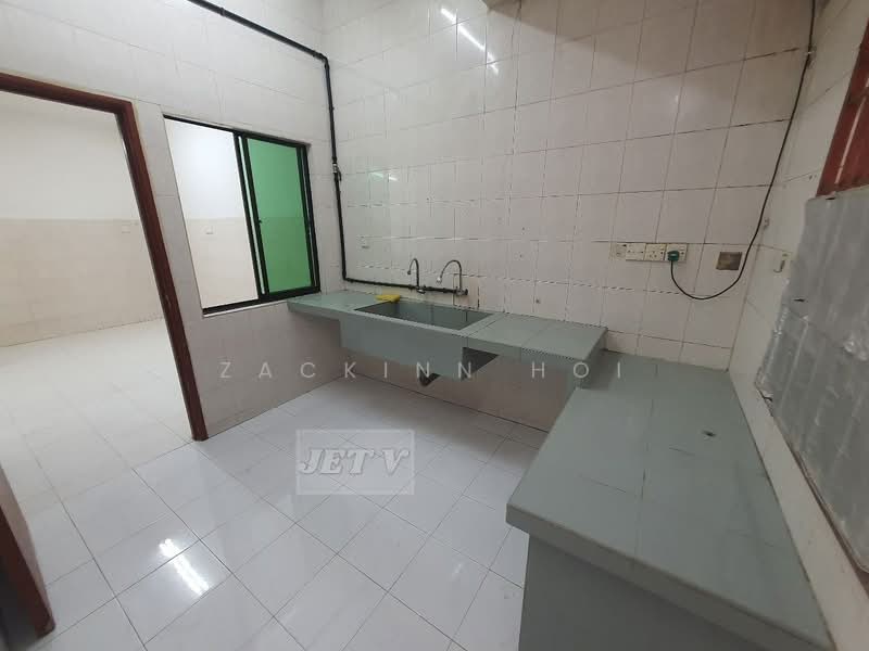 2-storey Terraced House for Rent in Bandar Bukit Tinggi (Klang) - Zackinn Hoi - Kitchen - PropertyGuru.com.my