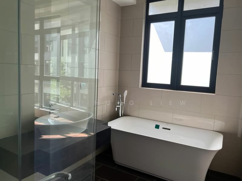 Rumah Teres 4 Tingkat untuk Disewa di Seri Kembangan (Selangor) - Wan Hung Liew - Bathroom - PropertyGuru.com.my