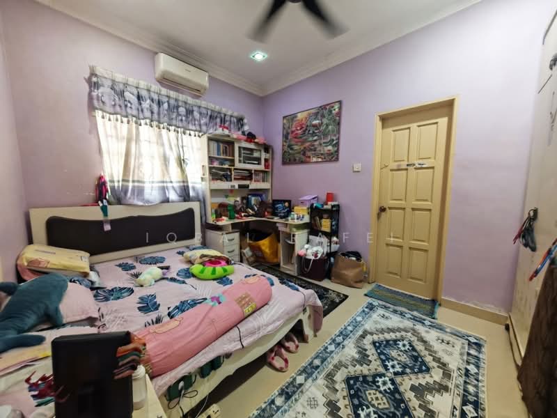 Semi-Detached House for Sale in Taman Taming Maju (Cheras) - Iqbal Rafei - Bedroom - PropertyGuru.com.my