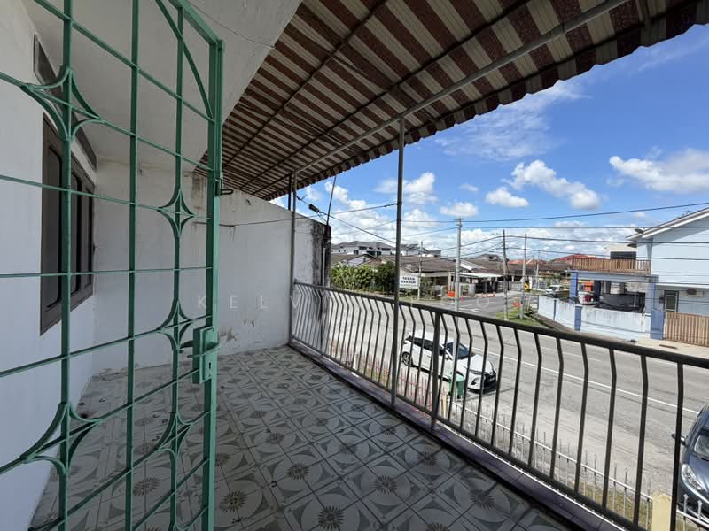 Semi-Detached House for Sale in Teluk Intan (Perak) - Kelvin Foo - Balcony - PropertyGuru.com.my