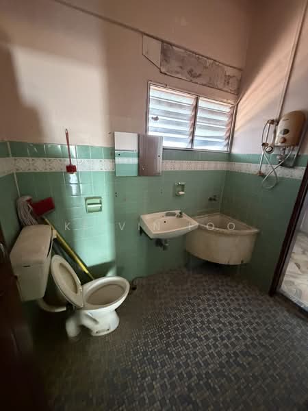 Semi-Detached House for Sale in Teluk Intan (Perak) - Kelvin Foo - Bathroom - PropertyGuru.com.my