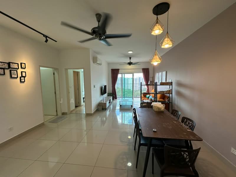 Kondominium untuk Disewa di The Holmes 1 - Jayden Chik - Living Room - PropertyGuru.com.my