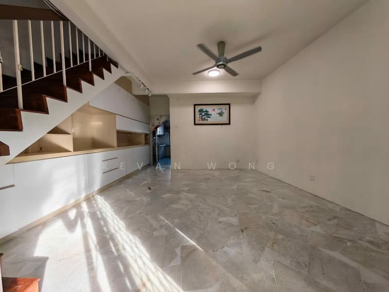 2-storey Terraced House for Sale in Taman Sri Gombak (Gombak) - Kevan Wong - Living Room - PropertyGuru.com.my
