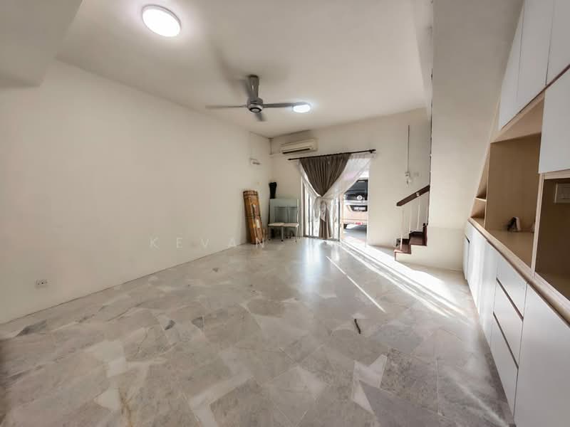 2-storey Terraced House for Sale in Taman Sri Gombak (Gombak) - Kevan Wong - Living Room - PropertyGuru.com.my