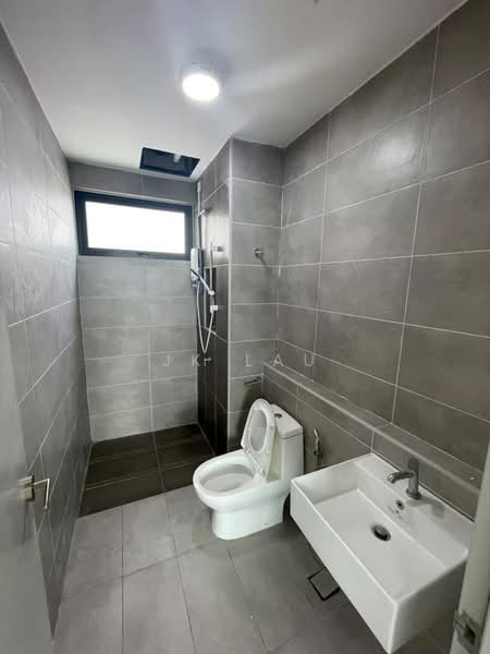 Kondominium untuk Disewa di Twin Residences - JK Lau - Bathroom - PropertyGuru.com.my