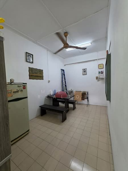 1-storey Terraced House for Sale in Taman Dusun Jaya (Semenyih) - Maznee Realtor - Interior - PropertyGuru.com.my