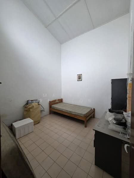 1-storey Terraced House for Sale in Taman Dusun Jaya (Semenyih) - Maznee Realtor - Bedroom - PropertyGuru.com.my