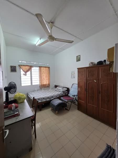 1-storey Terraced House for Sale in Taman Dusun Jaya (Semenyih) - Maznee Realtor - Bedroom - PropertyGuru.com.my
