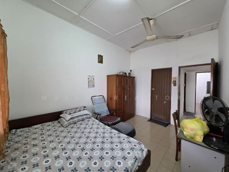 1-storey Terraced House for Sale in Taman Dusun Jaya (Semenyih) - Maznee Realtor - Bedroom - PropertyGuru.com.my