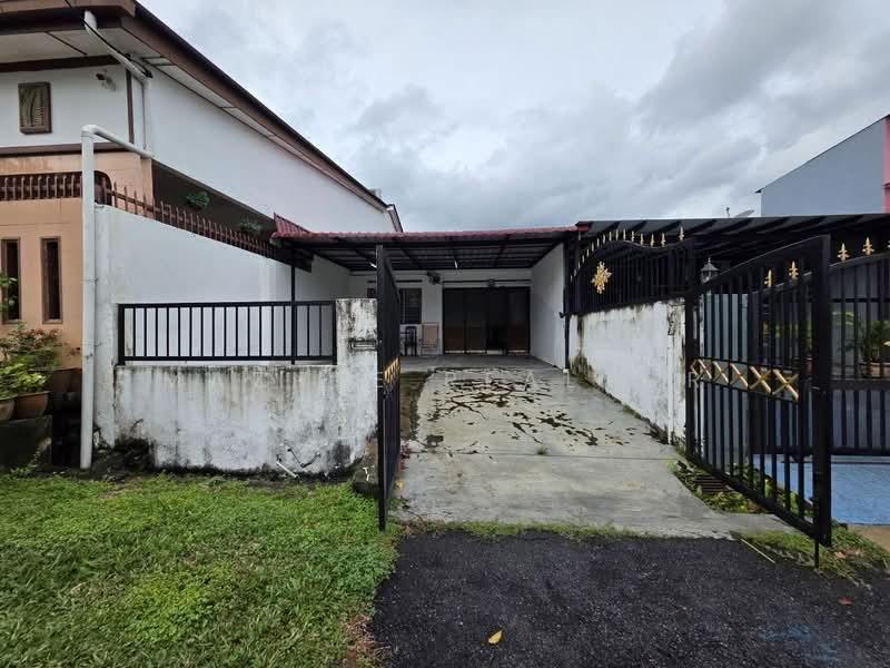 1-storey Terraced House for Sale in Taman Dusun Jaya (Semenyih) - Maznee Realtor - Exterior - PropertyGuru.com.my