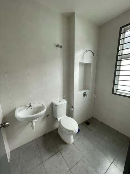2-storey Terraced House for Sale in Bandar Saujana Putra (Tanjong Duabelas) - Danny Tan - Bathroom - PropertyGuru.com.my