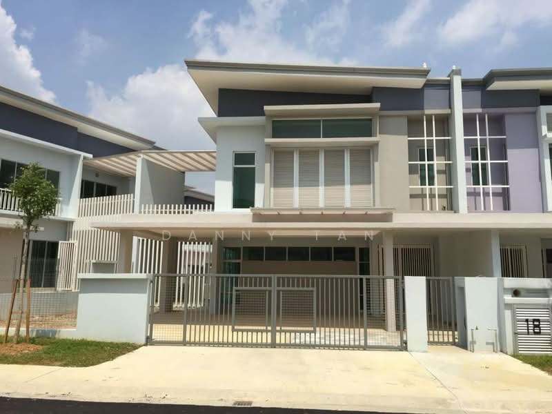 2-storey Terraced House for Sale in Bandar Saujana Putra (Tanjong Duabelas) - Danny Tan - Exterior - PropertyGuru.com.my