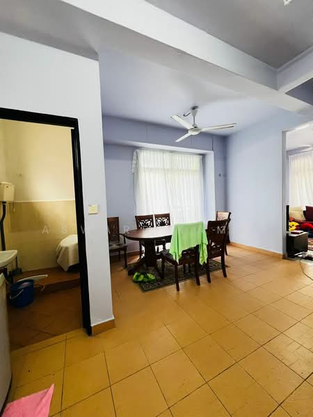 2-storey Terraced House for Sale in Bandar Springhill (Jimah) - Asward Kamal - Dining Room - PropertyGuru.com.my