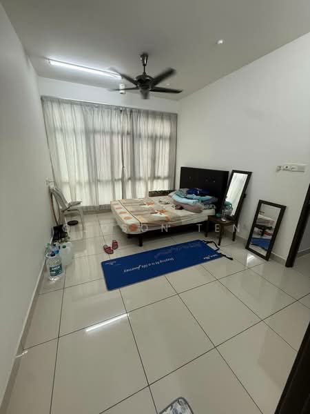 Service Residence for Sale at 8Scape Residence @ Sutera - Gloson Ten - Bedroom - PropertyGuru.com.my