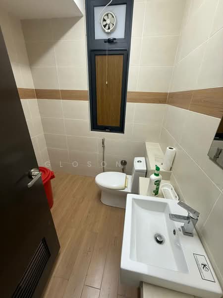Service Residence for Sale at 8Scape Residence @ Sutera - Gloson Ten - Bathroom - PropertyGuru.com.my